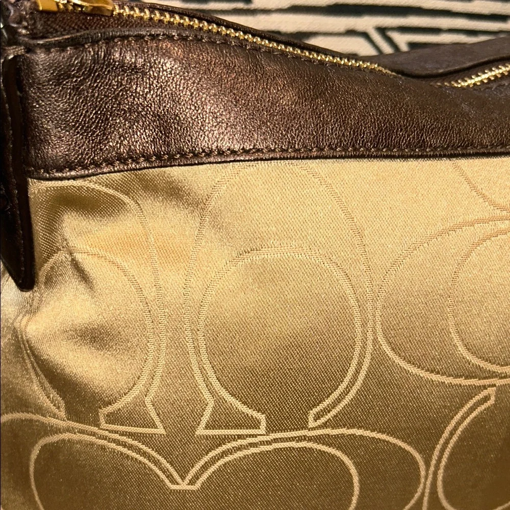 Coach Mia Convertable Shoulder Bag - Picture 4 of 16